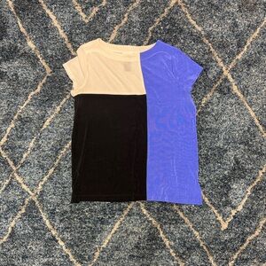 Chico’s woman color-block top